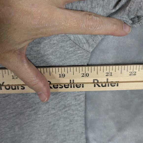 Modelo Beer shirt Mens Small Gray Beverage Cerveza Party Frat College Lion crest - Picture 6 of 7